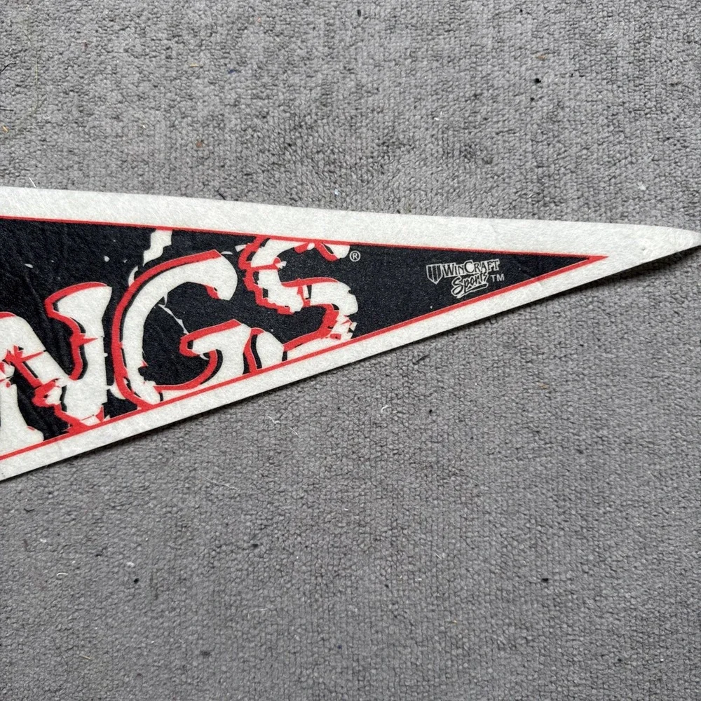 Detroit Red Wings NHL Pennant‎ WinCraft Vintage Style Hockey Wall Decor